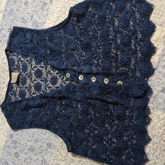 Carol Le Valley crocheted vest - Picture 1 of 6